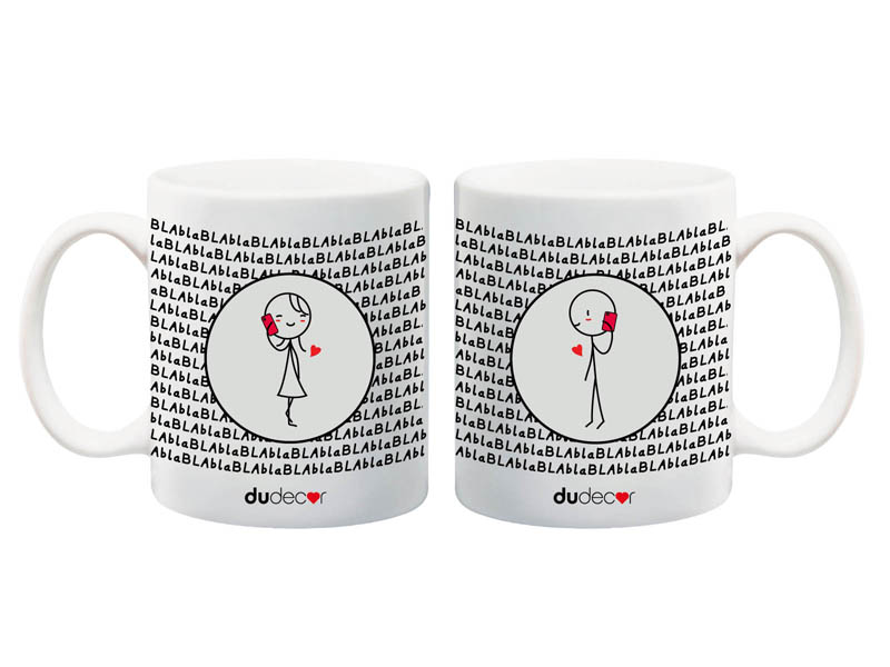 Coppia di tazze Bla Bla con illustrazione romantica e pattern tipografico, design Dudecor